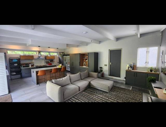 5 BEDROOM HOUSE FOR SALE IN KLEINBAAI